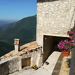 Le Dell'arco - Monte San Vito 度假居