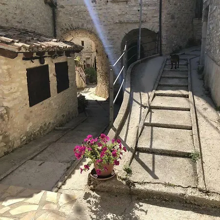 Le Dell'arco – Monte San Vito Casa vacanze Scheggino
